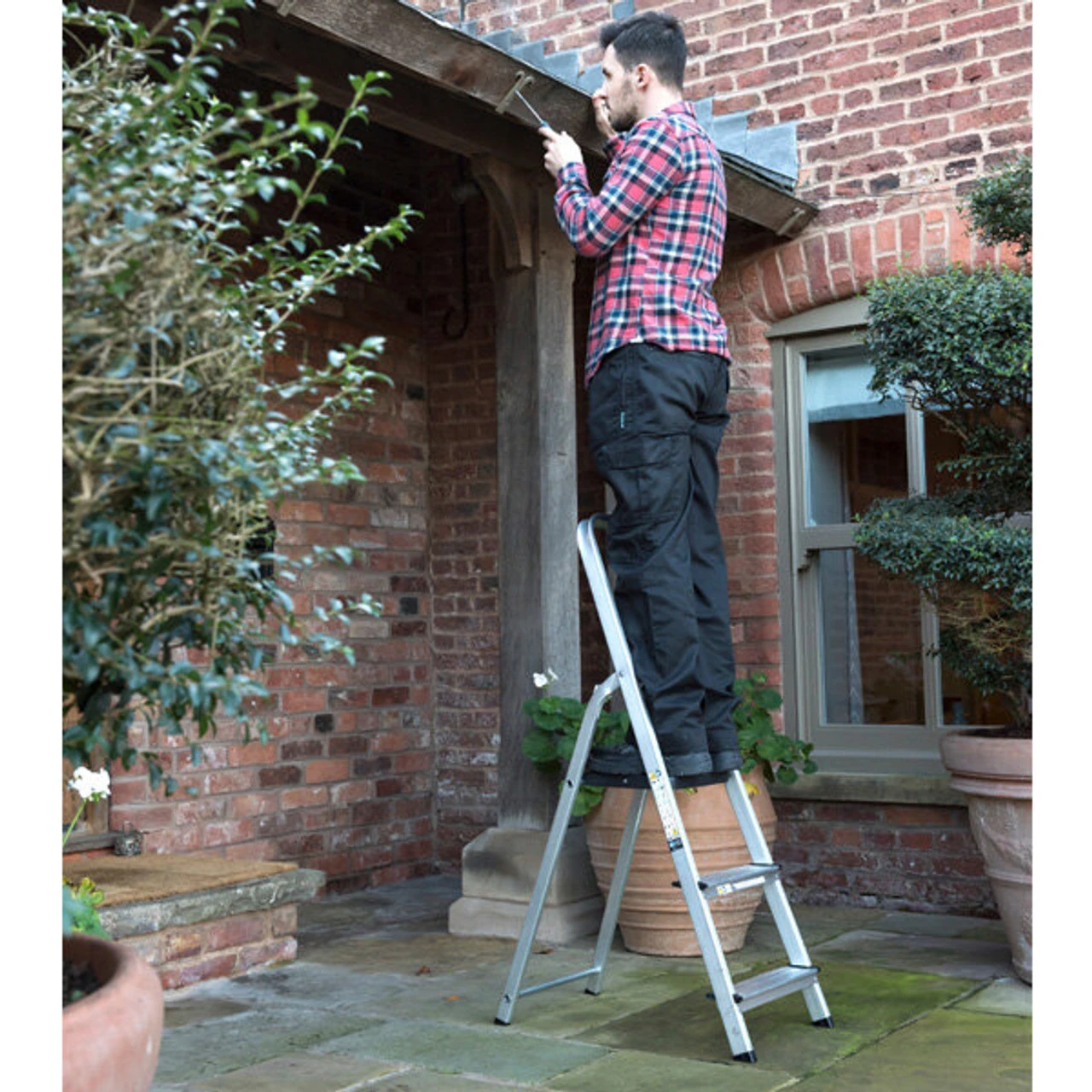 Werner Atlas 3 Tread Stepladder - Image 2